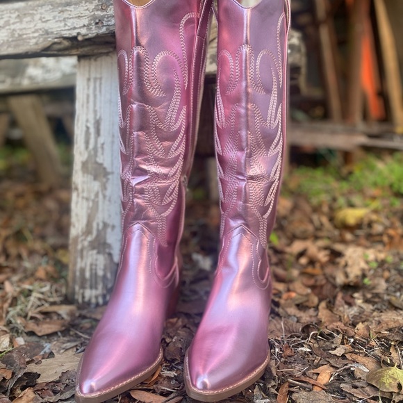 Metallic Pink Cowboy Boots - Picture 2 of 13